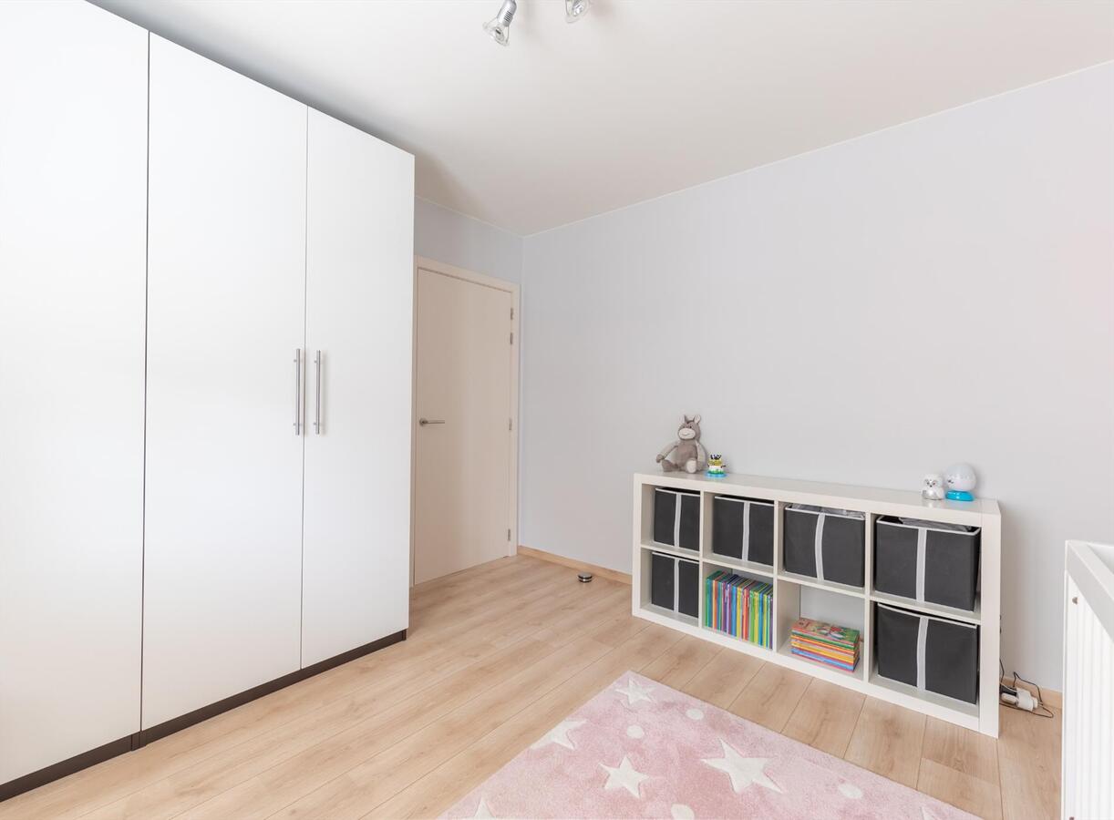 Zeer ruime woning met bijzonder veel licht én luxe  !    IDEAAL VOOR GROOT GEZIN !! 