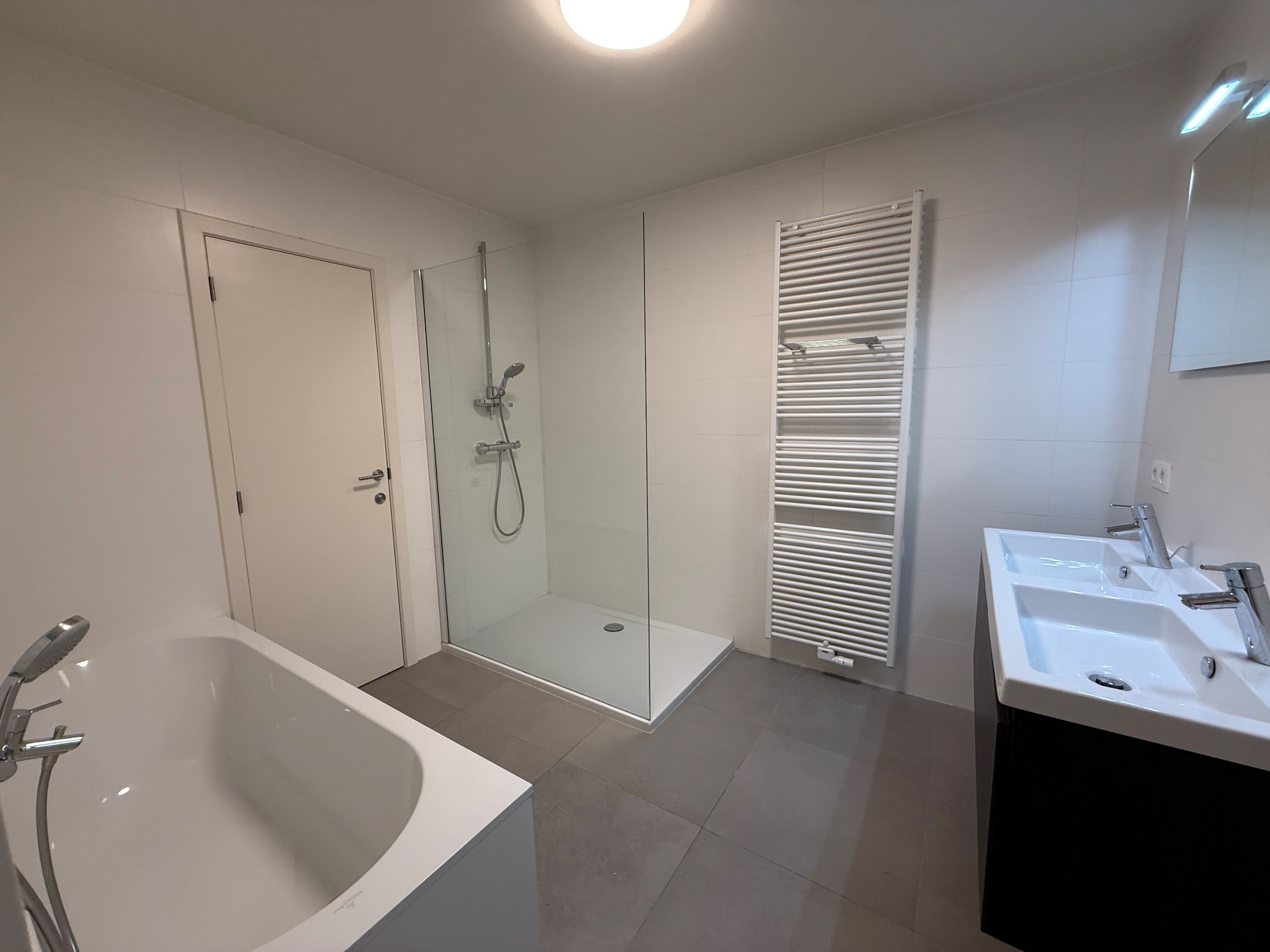 NON MEUBLÉ – Appartement spacieux et unique de 139 m² au centre de Knokke. 