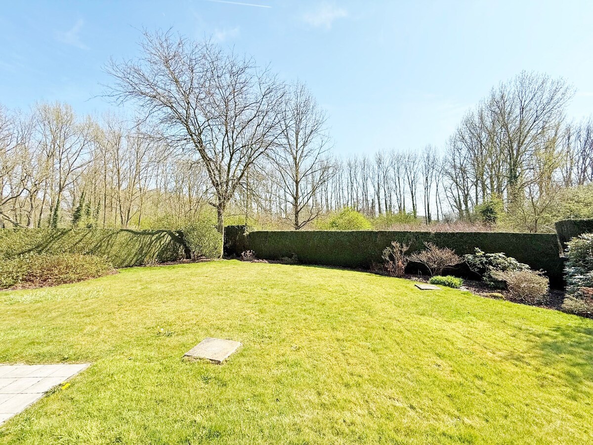 Sixties villa met opslagruimte/garage en zicht op Cotthem 