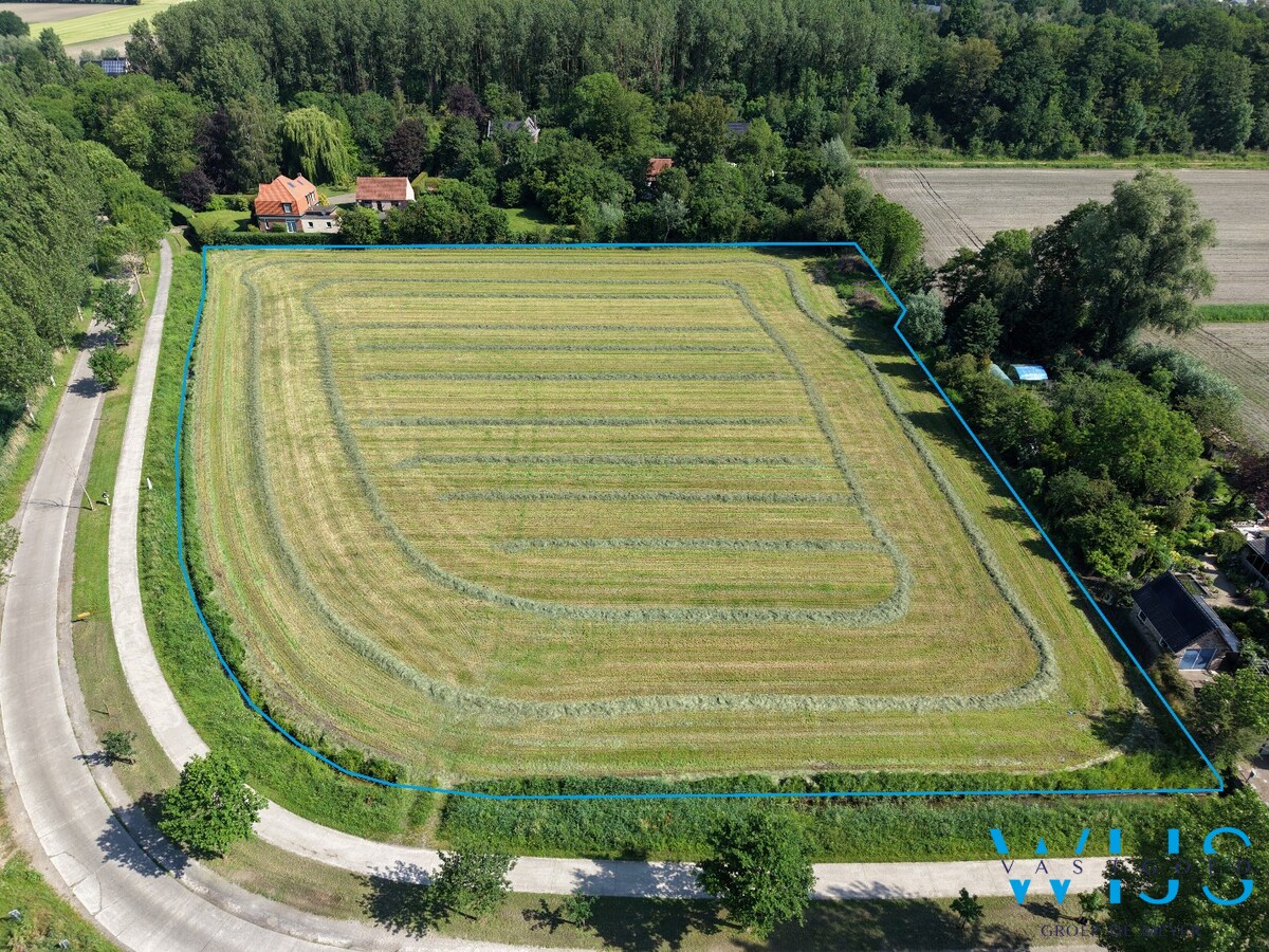 Bouwlot op de grens België/ Nederland 