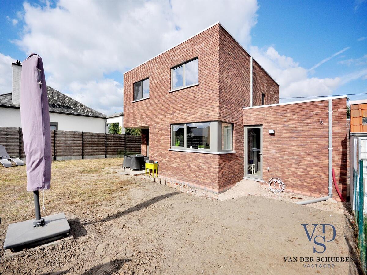 NIEUWBOUW MET HOOGWAARDIGE AFWERKING !  (verkoop met registratie !) TOPPER !! 