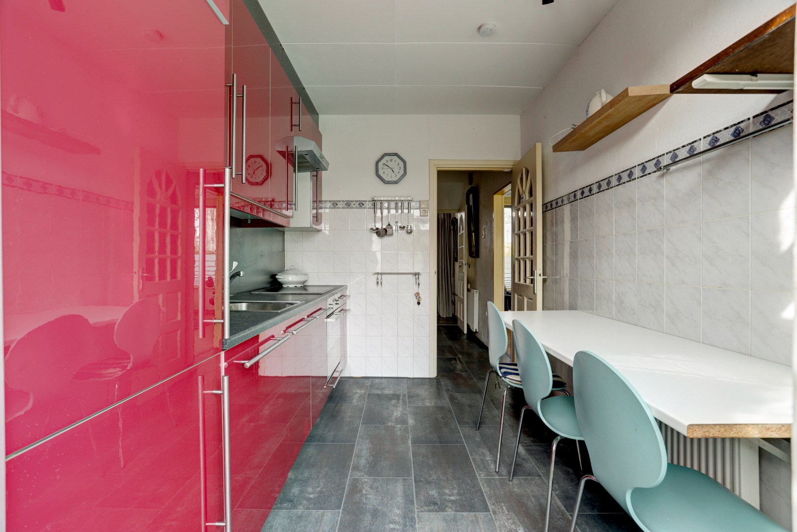 Op zoek naar een ruime 5-kamer woning op eigen grond waar u, uw wensen nog kunt uitvoeren ? 