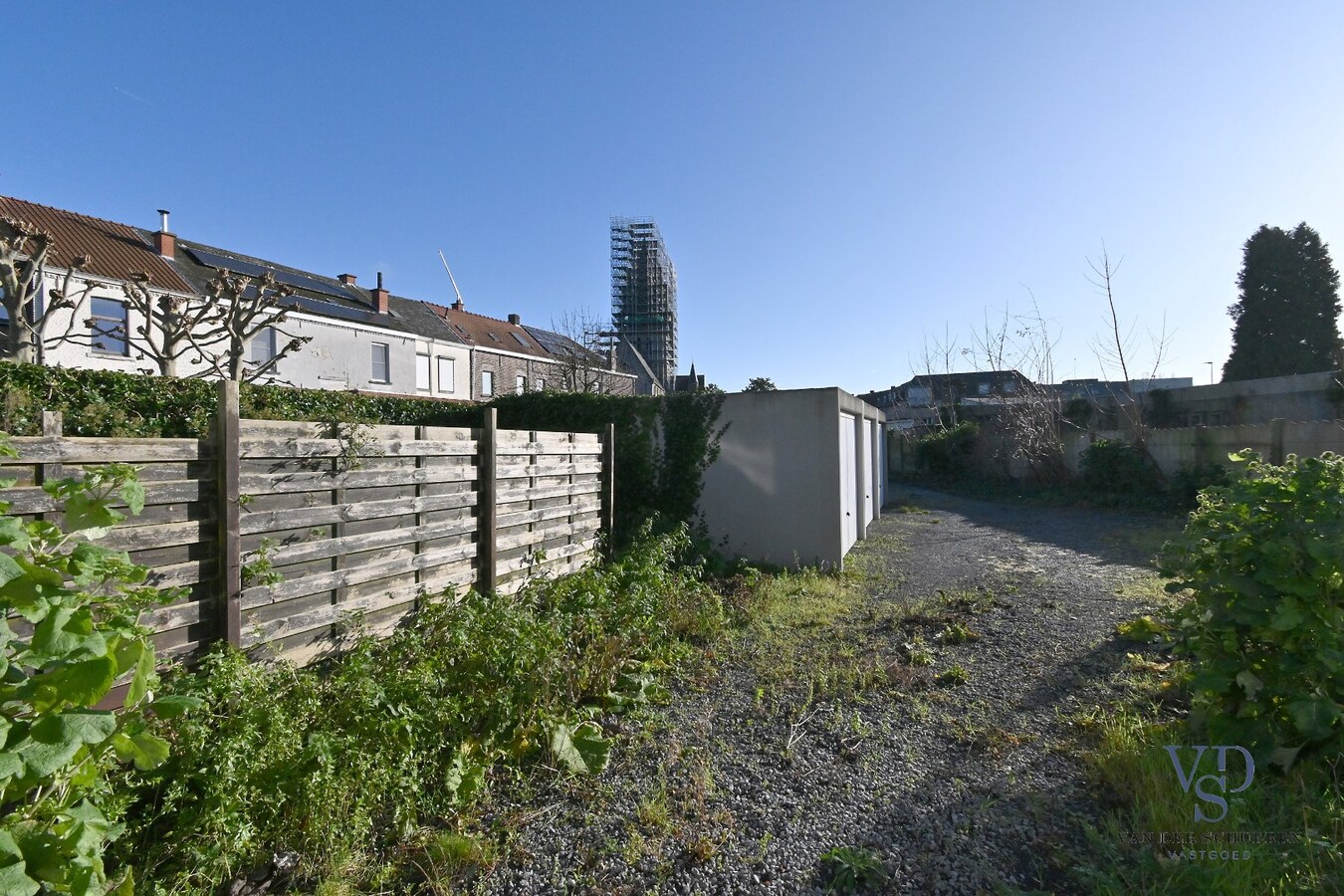 Perceel met mogelijkheden in centrum Eine ! 