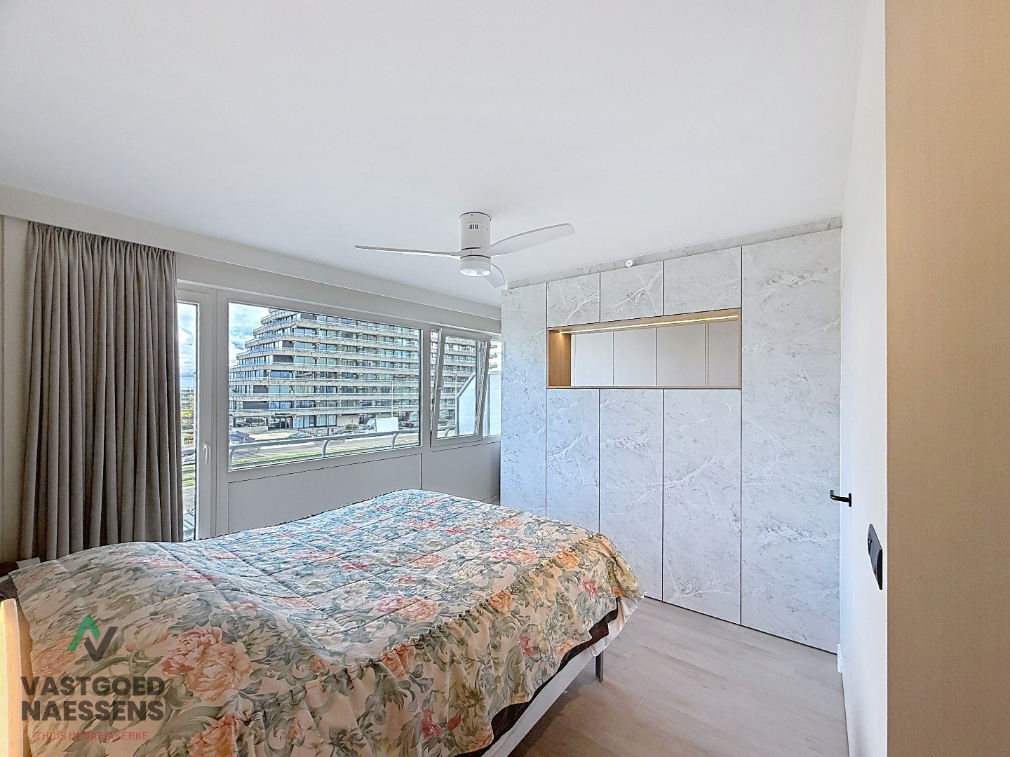 SCHITTEREND VERNIEUWD 3 SLPK APP MET ZICHT OP ZEE EN TERRAS 