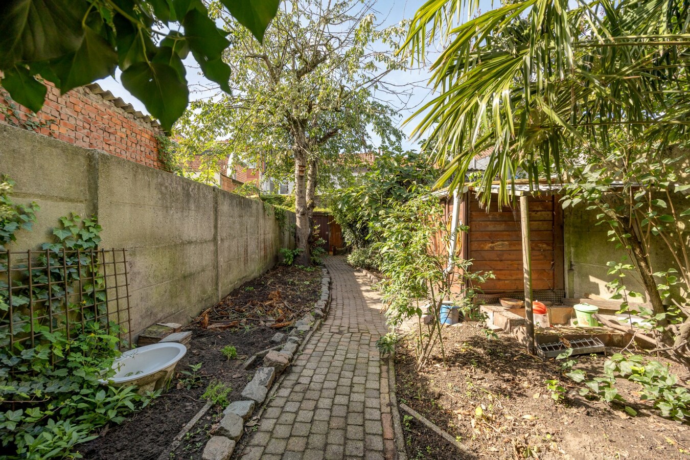 Charmante woning met tuin en garage te Hemiksem! 