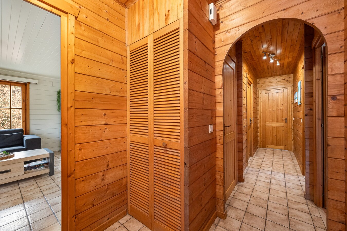 Instapklare gelijkvloers woning in het groen op een West-perceel van  626 m² 