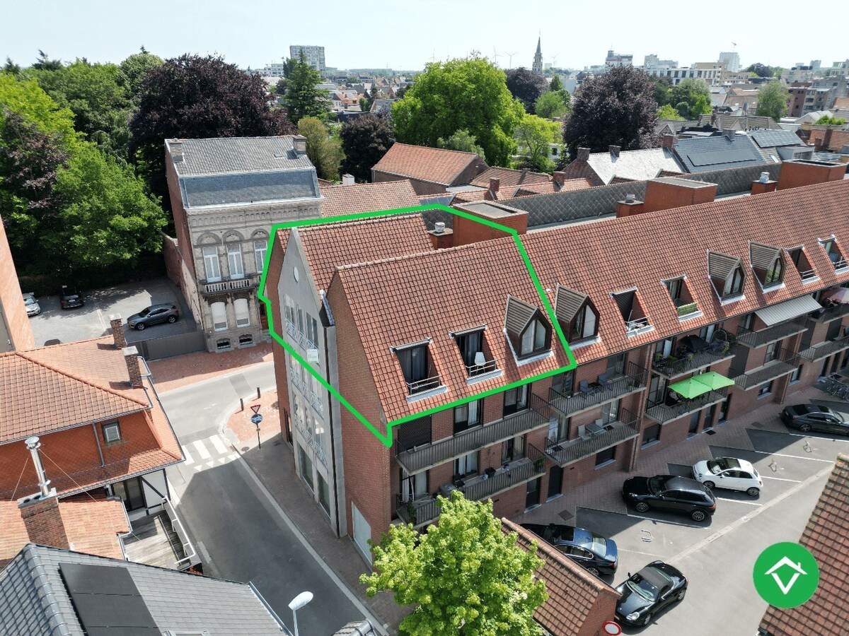 Ruim, gezellig dakappartement met 3 slaapkamers in centrum Roeselare 