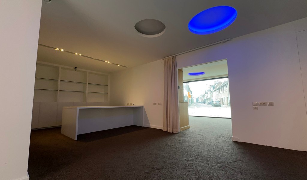 Handelspand met garage te koop in Merelbeke-Melle