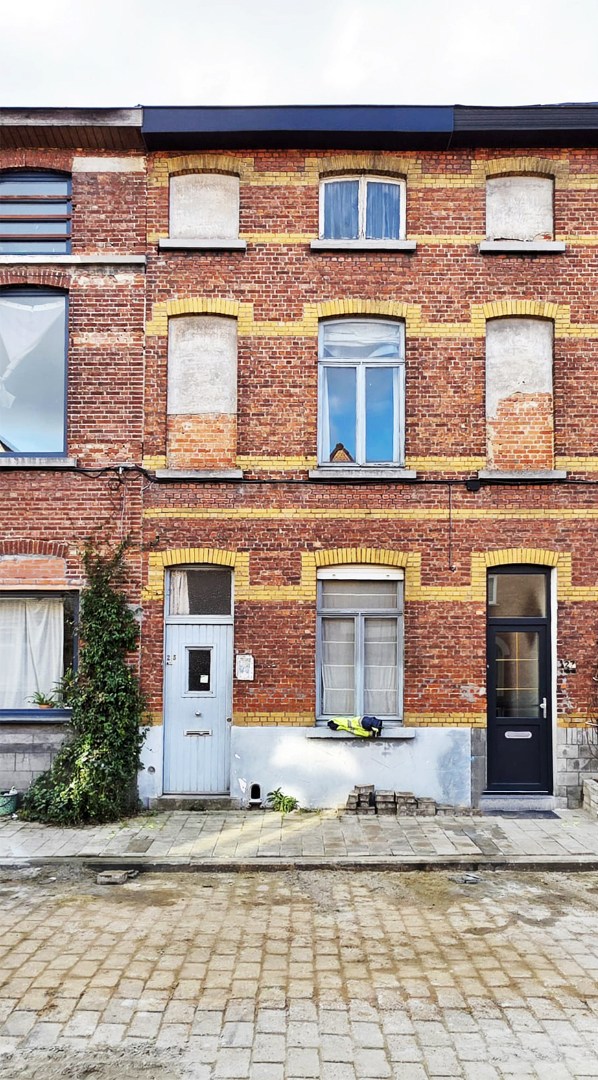 HELAAS REEDS VERKOCHT ! Ideale starterswoning / investeringspand te Gent 