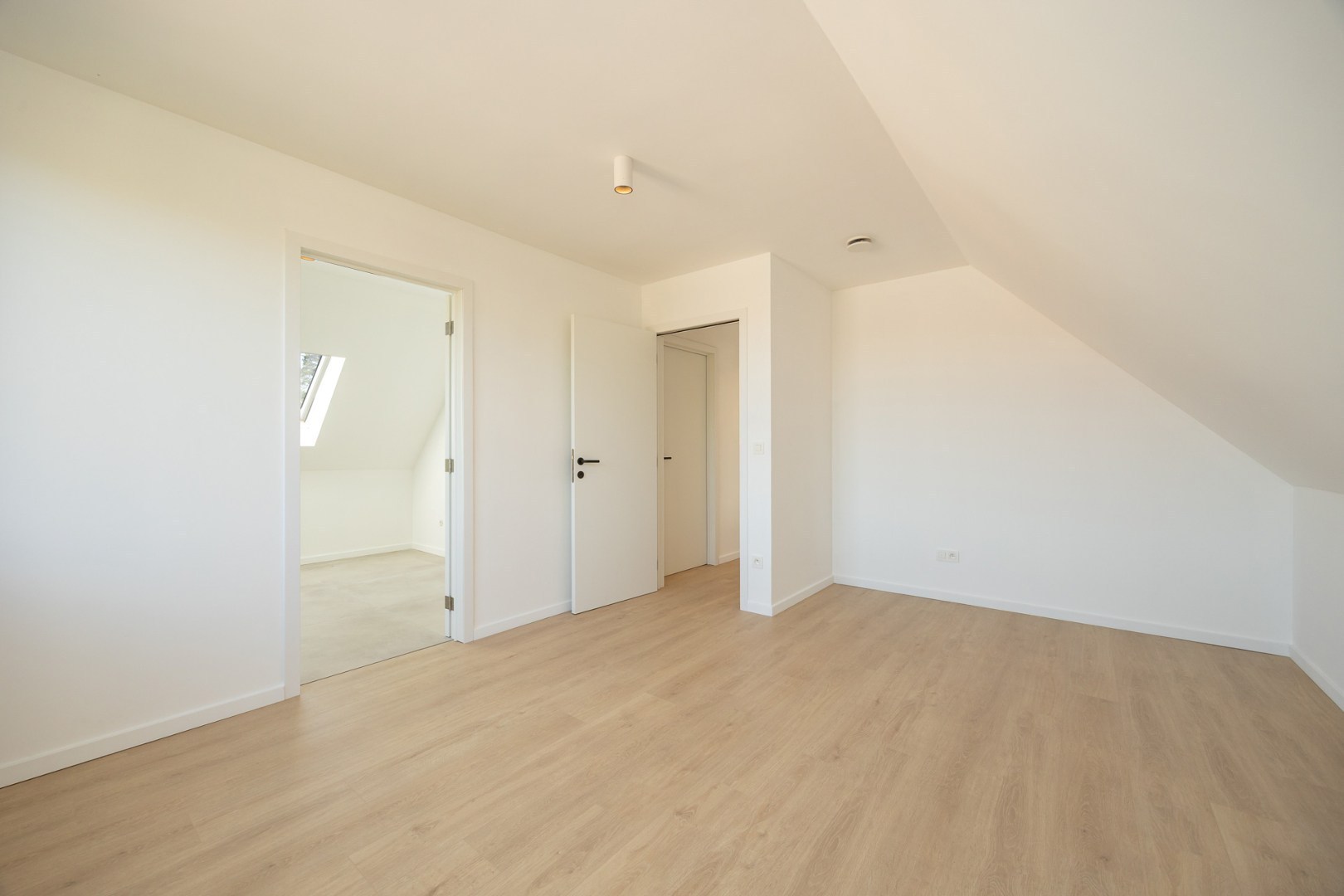 Nieuwbouw met 4 slaapkamers 
