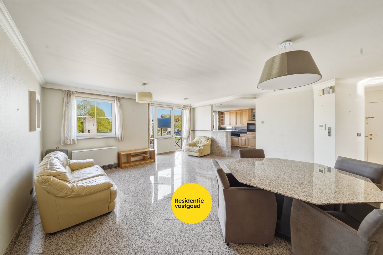 Instapklaar appartement met 2 slaapkamers en terras van 63 m² 