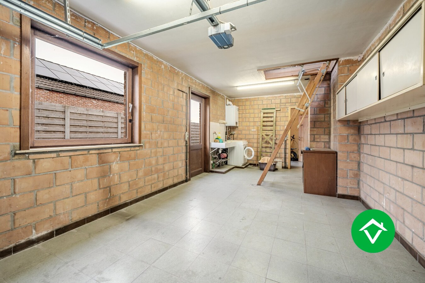 Charmante alleenstaande bungalow met zonnige tuin en garage in Torhout 