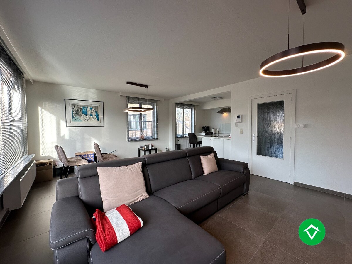 Appartement op eerste verdieping met 2 slaapkamers en terras te Koekelare 