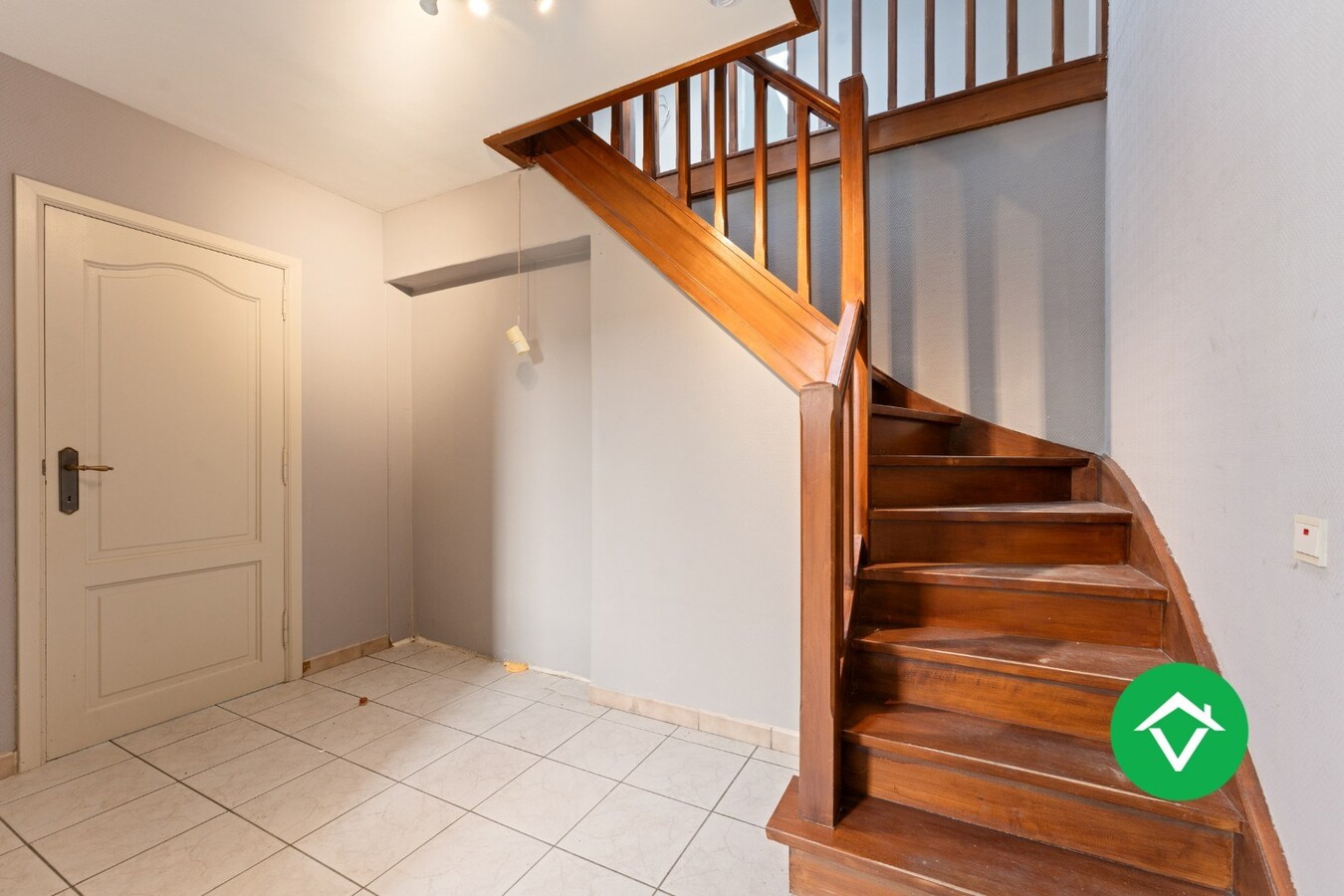 Bedrijfsgebouw met woonst te Ichtegem 