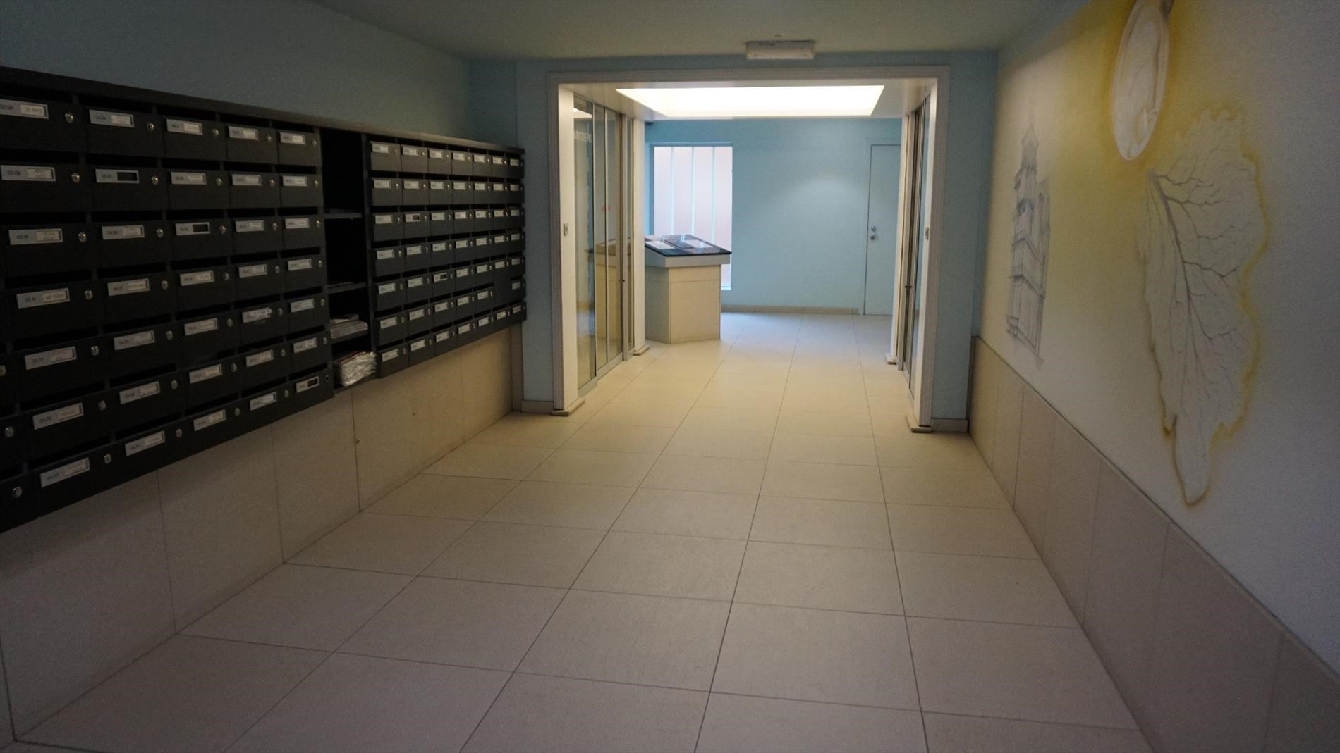 GEMEUBELDE STUDIO MET ZIJDELINGS ZEEZICHT IN CENTRUM OOSTENDE 