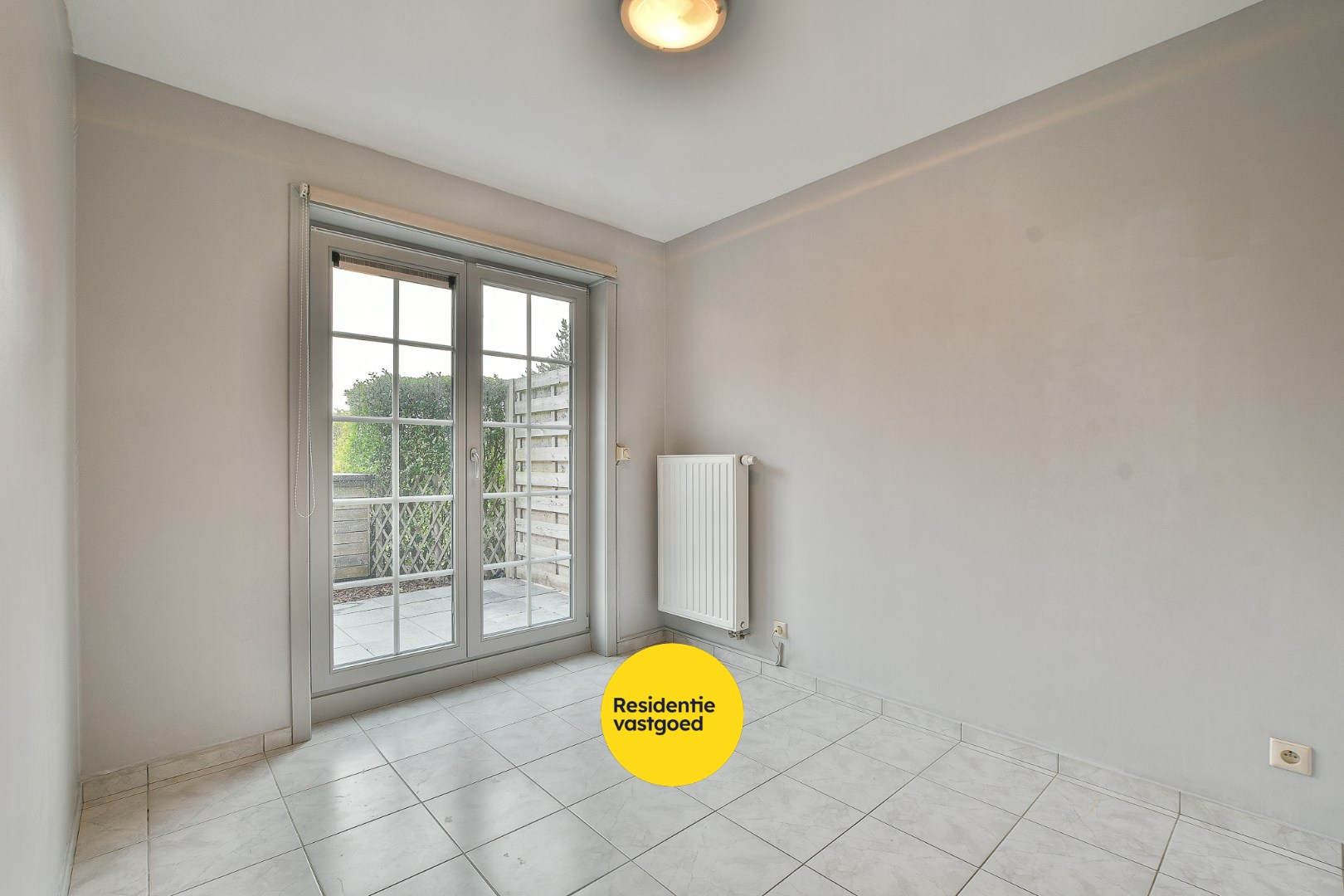 Modern gelijkvloers appartement met 2 slaapkamers– op slechts 500m van strand en zee! 