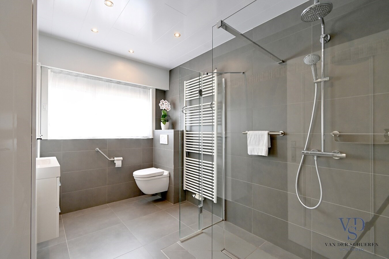 Statige villa in rustige residentiële wijk 