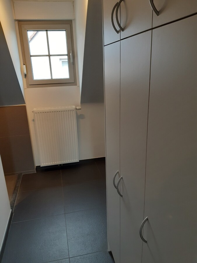 Degelijke, goed gelegen woning. 