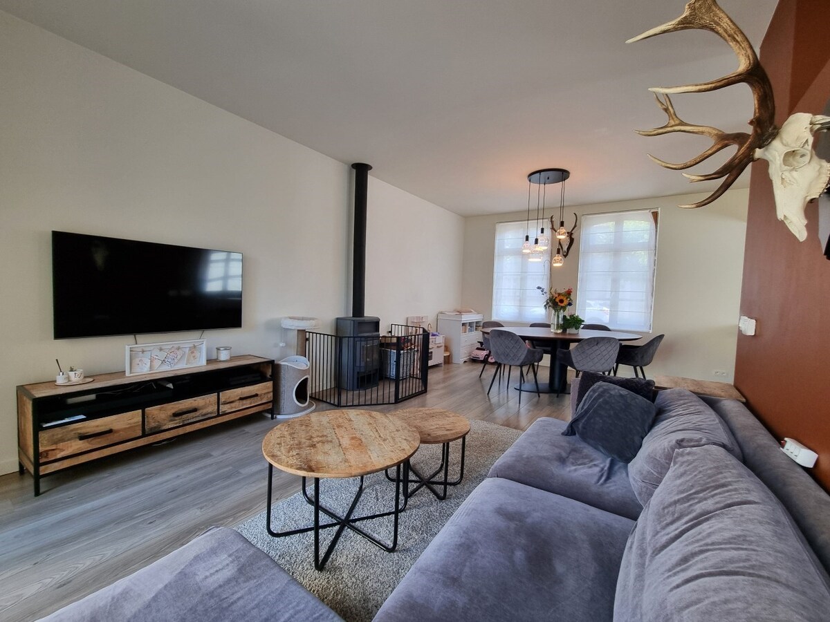 Klassevolle, statige hoekwoning te Heulebrug 