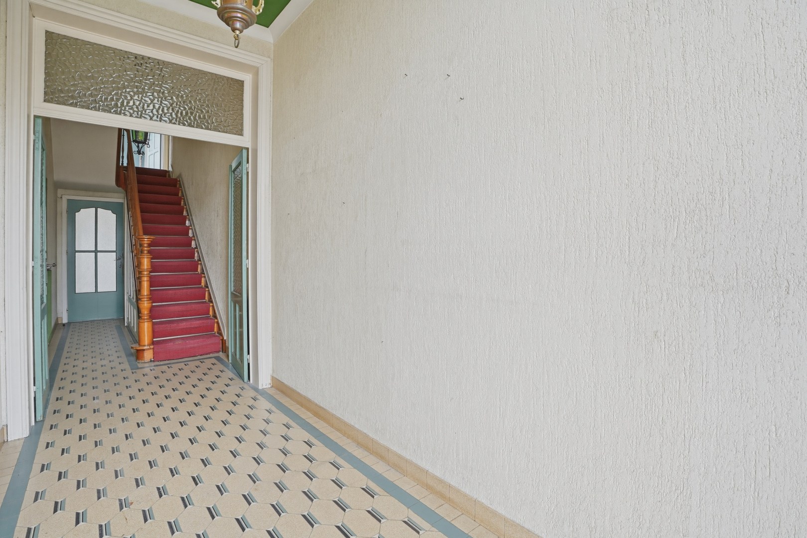 Te renoveren woning met veel op potentieel op topligging. 