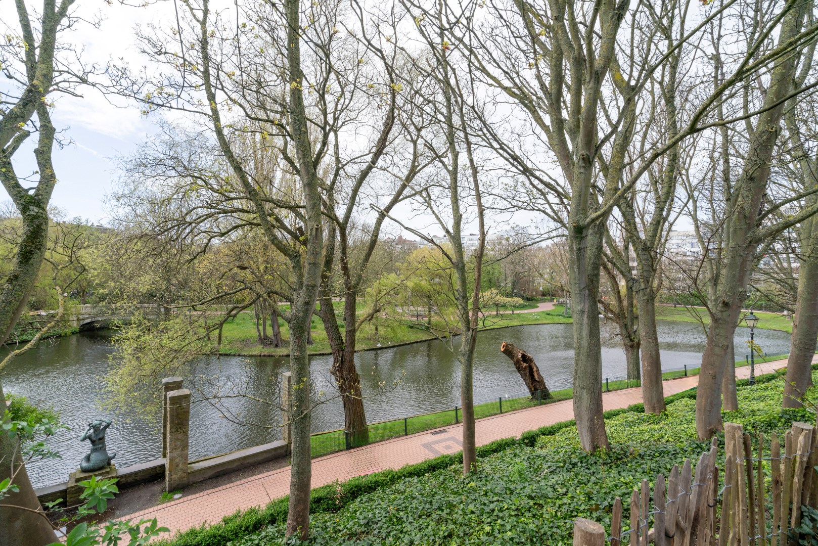 RUIM APPARTEMENT MET OPEN ZICHT OP TOPLIGGING 