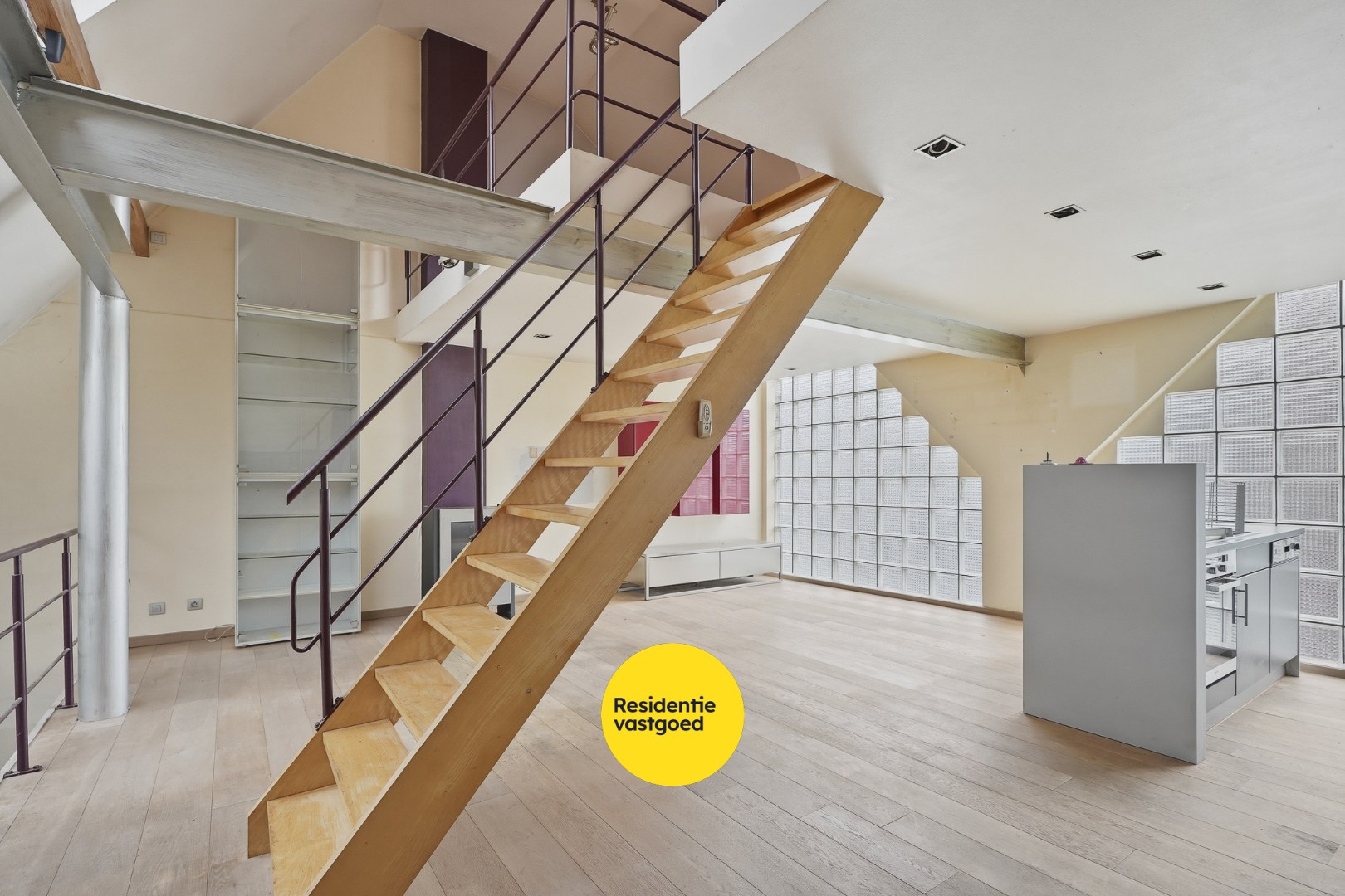 Lichtrijke woning met renovatiepotentieel te Assebroek 