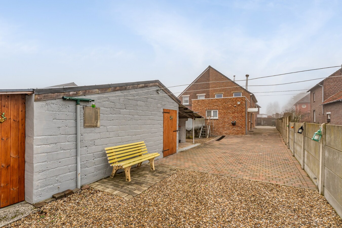 Halfvrijstaande gezinswoning op een perceel van 4a67ca op een rustige locatie te Dilsen-Stokkem. 