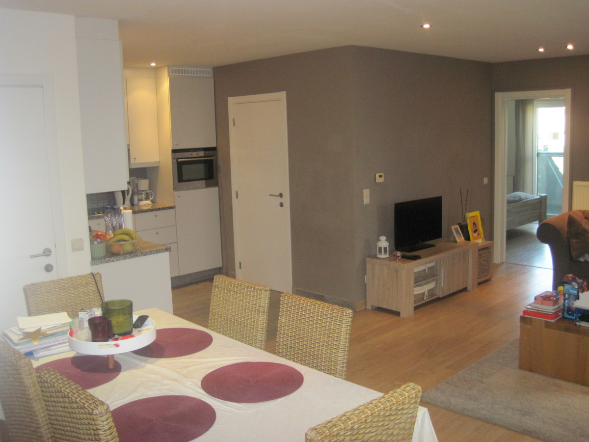 Gelijkvloers appartement. Aangenaam wonen ! 