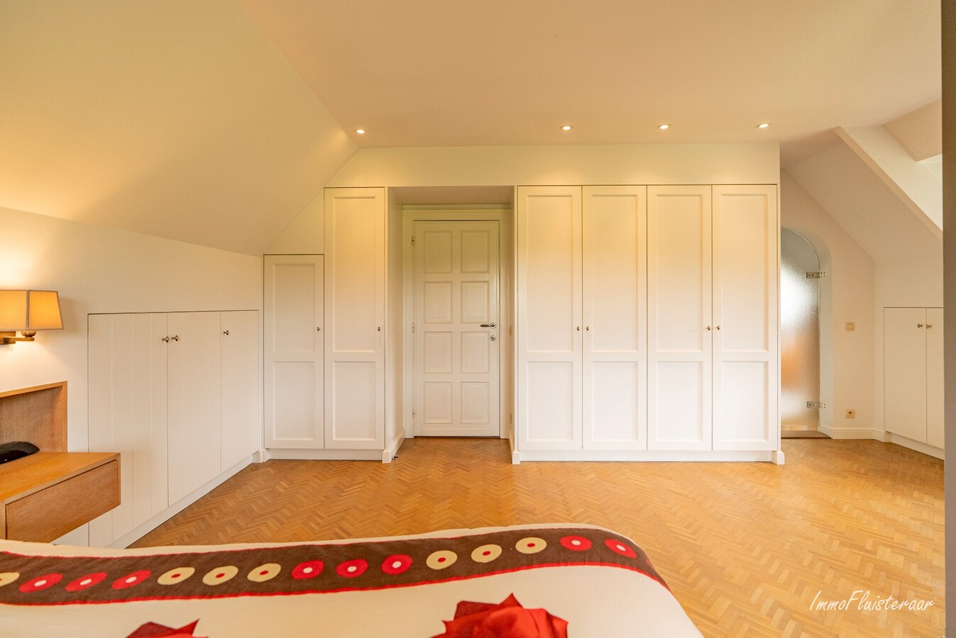 Manoir exclusif avec écuries, piscine et court de tennis sur un domaine d'environ 9 hectares à Retie. 