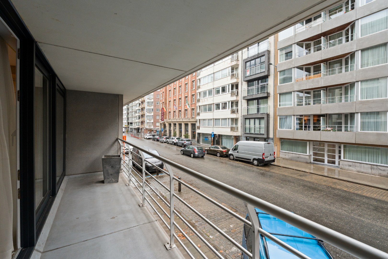 Instapklaar appartement met twee slaapkamers en zonnig terras in het centrum van Oostende 