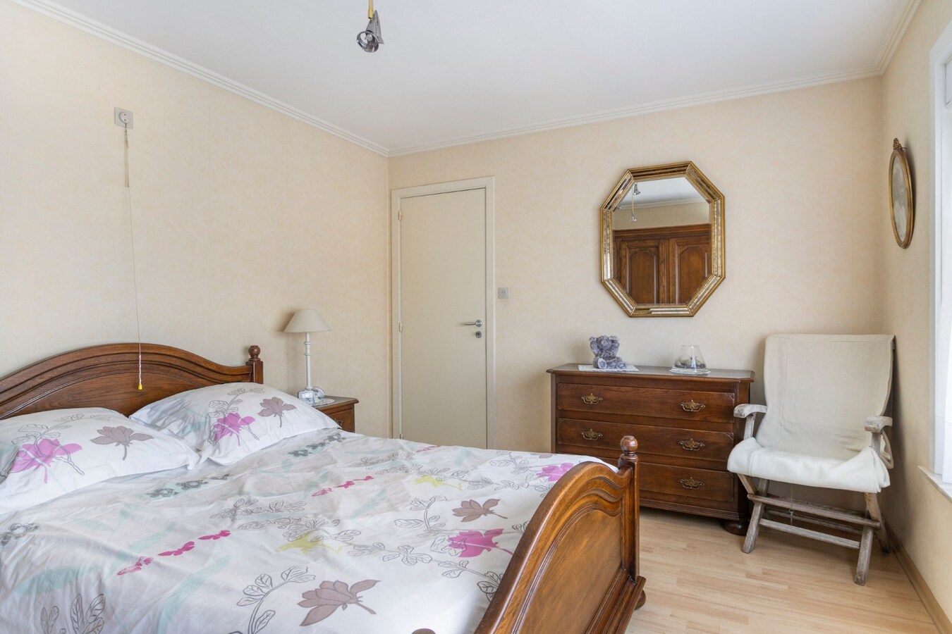 Verzorgde woning met 3 slaapkamers op een perceel van 855 m2 