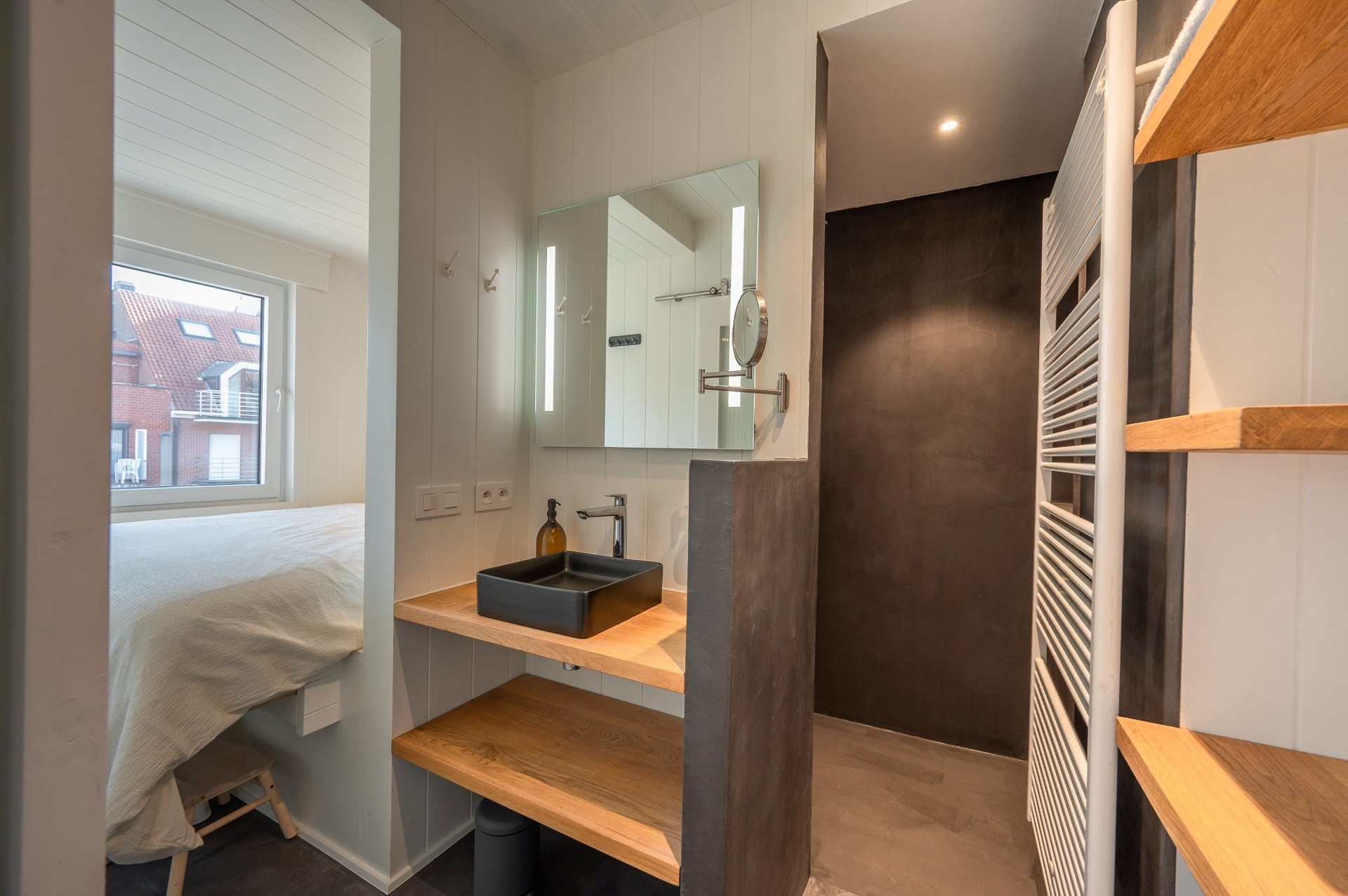 Appartement parfaitement entretenu dans un emplacement de premier choix, à proximité de l'avenue Dumortier et de la Zoute à Knokke. 