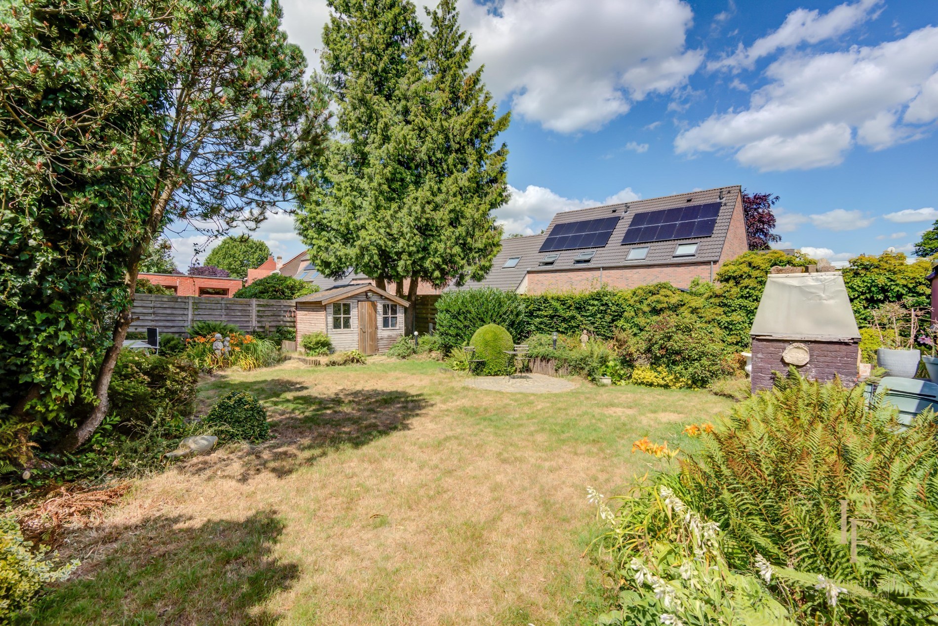 Ruime villa met 4 slaapkamers – renovatieproject met potentieel! 