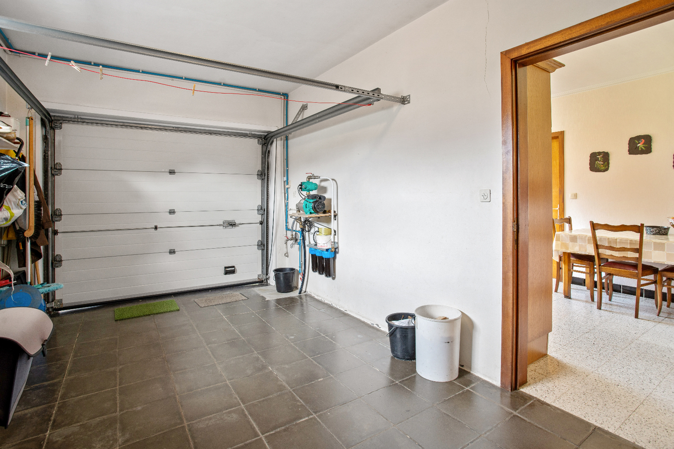 Centraal gelegen woning met 5 slaapkamers op ruim perceel van 982m² 