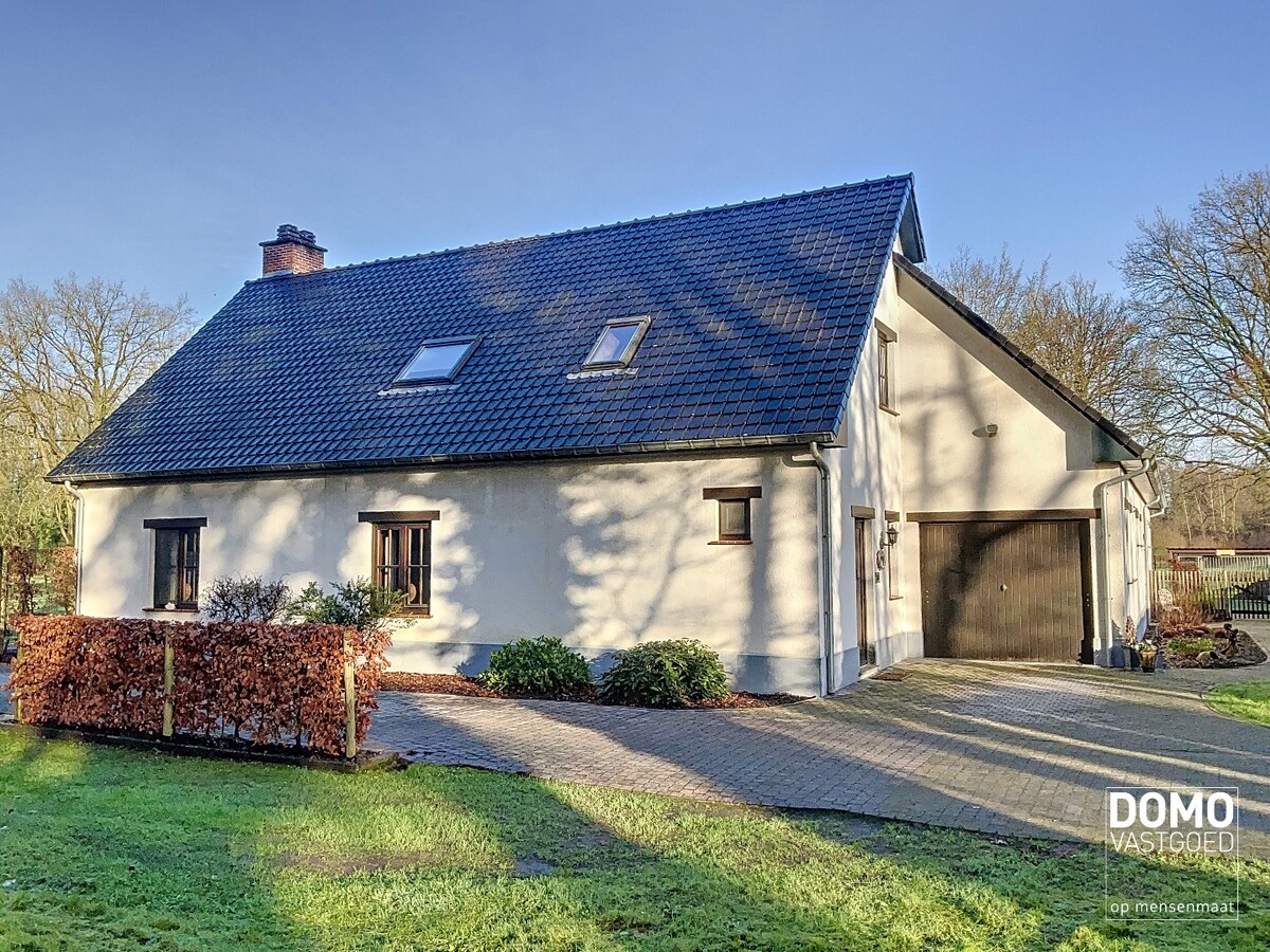 Authentieke open bebouwing met uniek uitzicht en dit in een groene omgeving. 