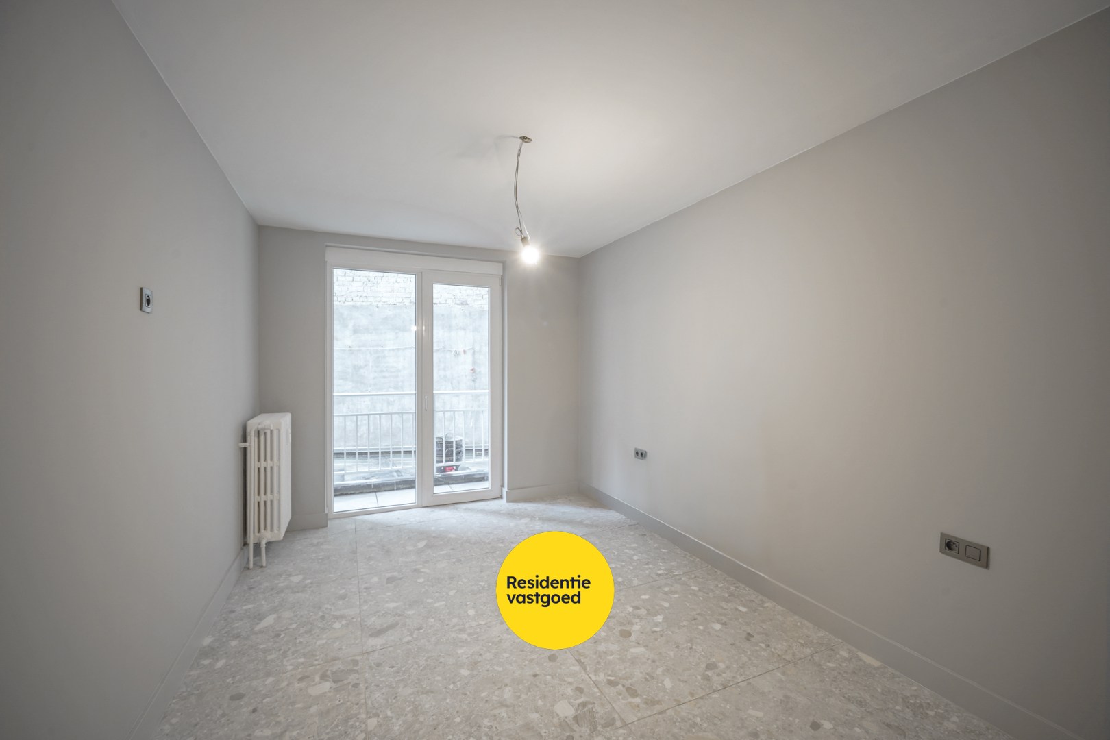 Gerenoveerd 2-slpk appartement met lift in Oostende 