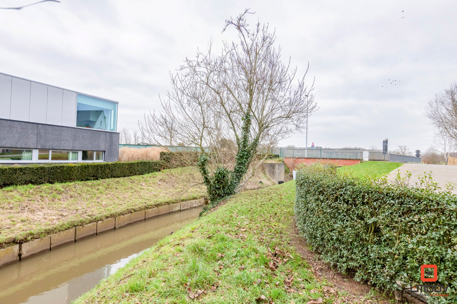 Recent gerenoveerde woning met garage en tuin 