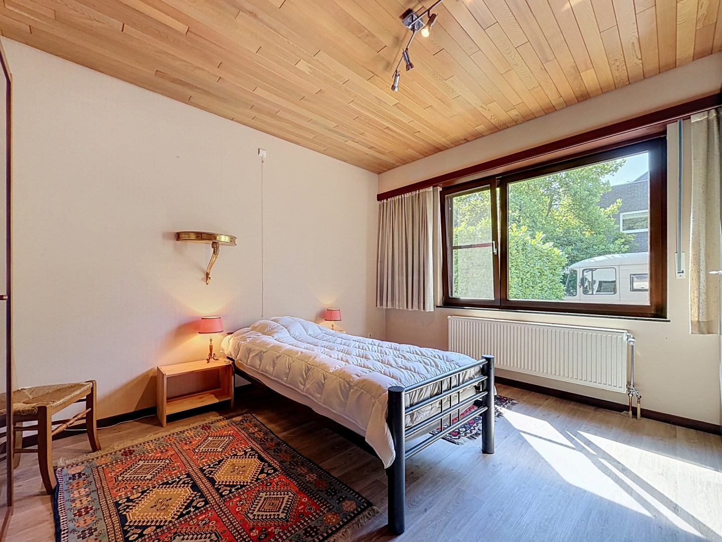 Charmante vrijstaande villa met 3 slaapkamers, ruime zolder en zonnig perceel van 1.500 m² 