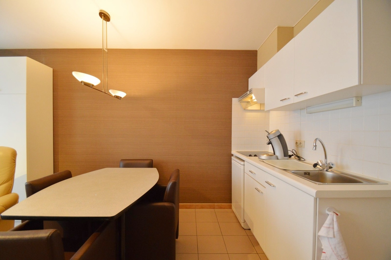 Studio ter hoogte van het Heldenplein - Heist 