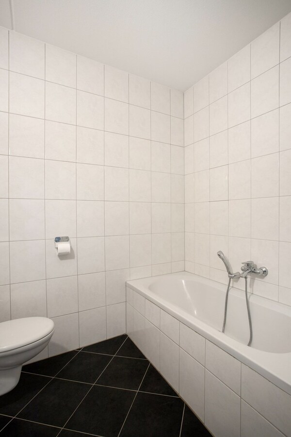 Op de tweede verdieping van appartementencomplex Molenstaete in Lieshout gelegen royaal appartement (2 slaapkamers). 