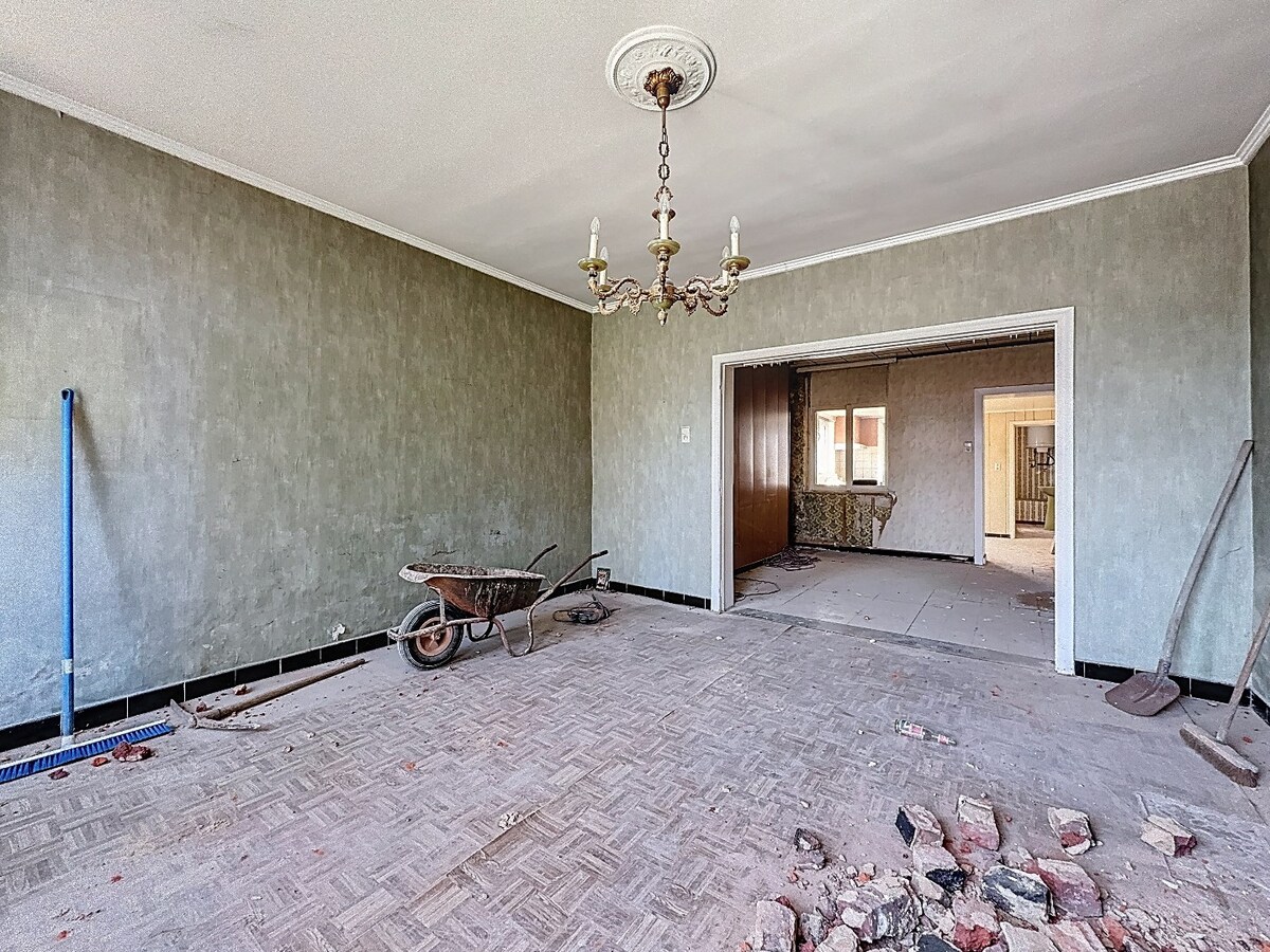 Leuk renovatieproject op gunstige locatie te Oosterzele 