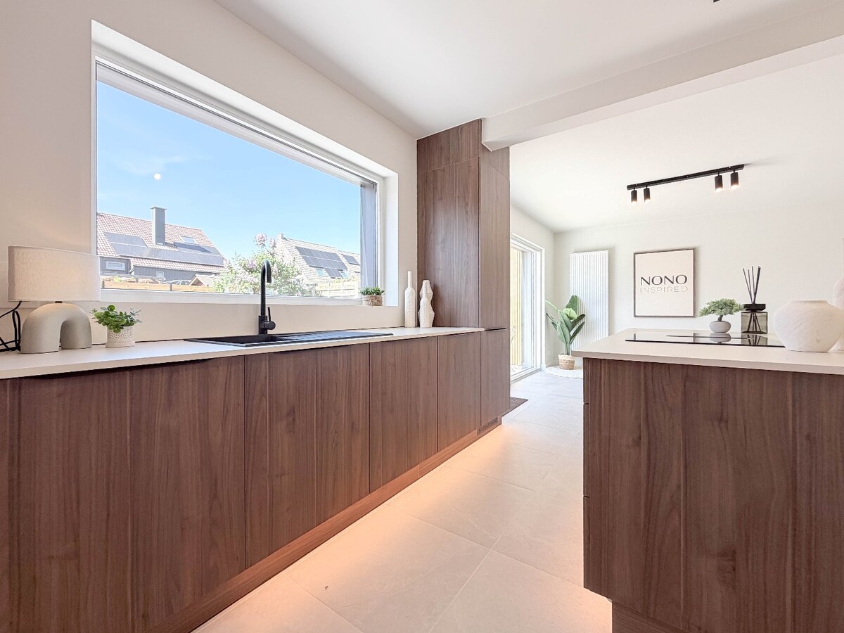 ABSOLUTE TOPPER !!!  Ontdek nu dit prachtige vernieuwde pand gelegen te Kortrijk/Heule ! *** NONO INSPIRED *** 