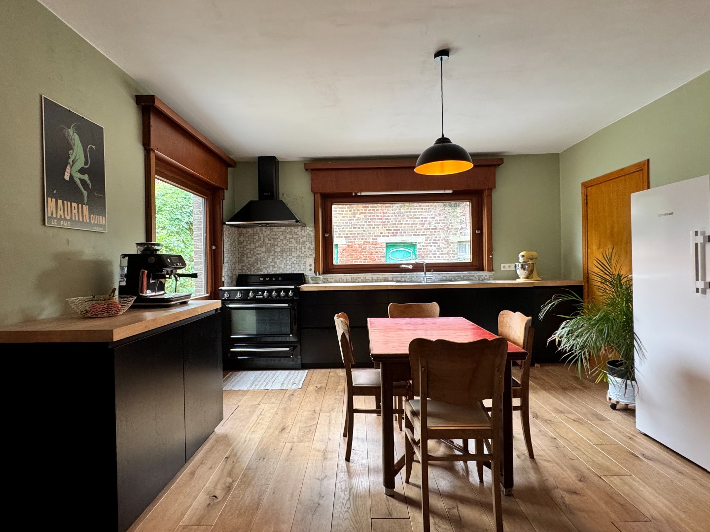 Landelijk gelegen woning met bijgebouwen op 3.850 m². 