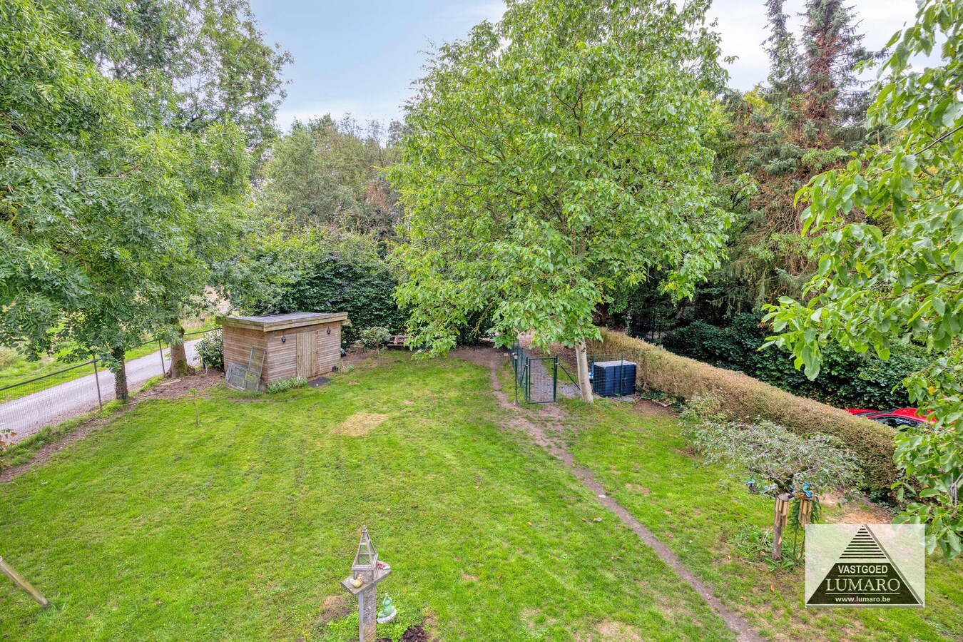 As-centrum: 2 op te knappen woningen met royale tuin 
