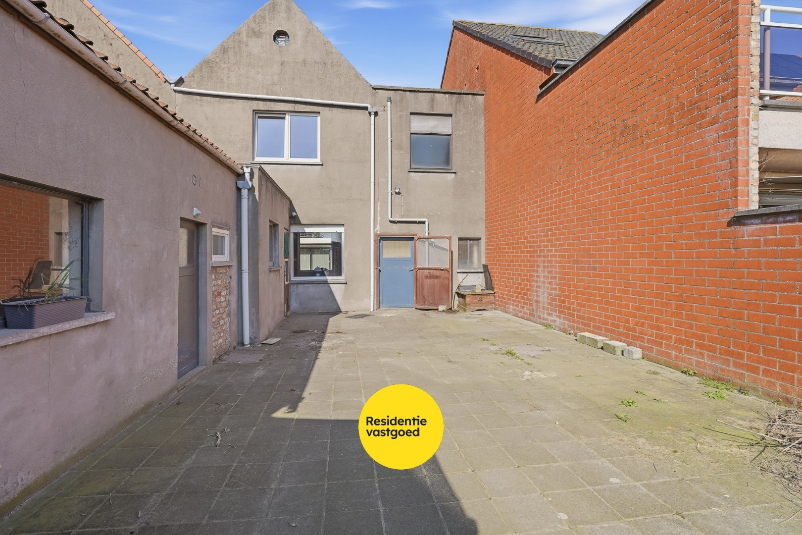 Te renoveren woning in centrum Eernegem 