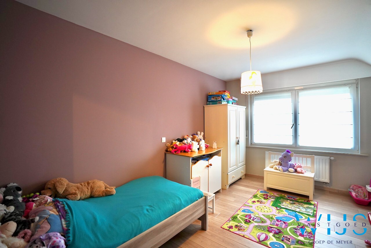 INSTAPKLAAR woonhuis met ZUIDgerichte tuin te Boekhoute ! 