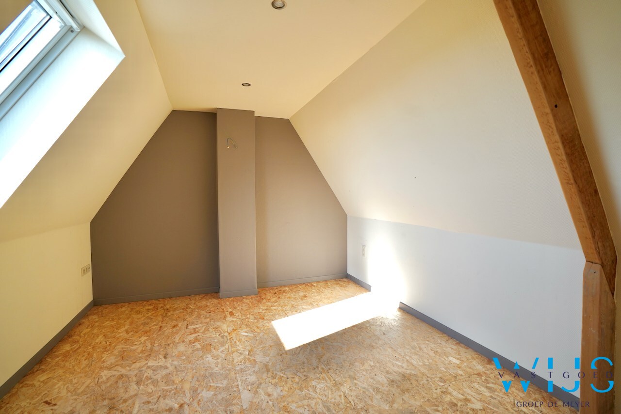 Instapklaar woonhuis met loods(en) te Ertvelde ! 