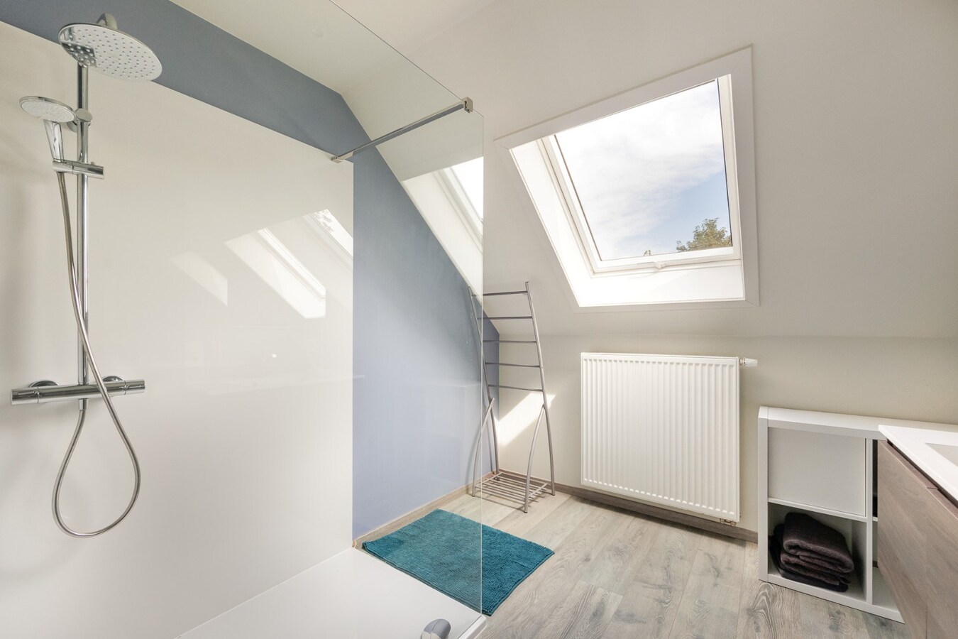 Kangoeroe/praktijk woning met 5 slaapkamers en prachtig open zicht 