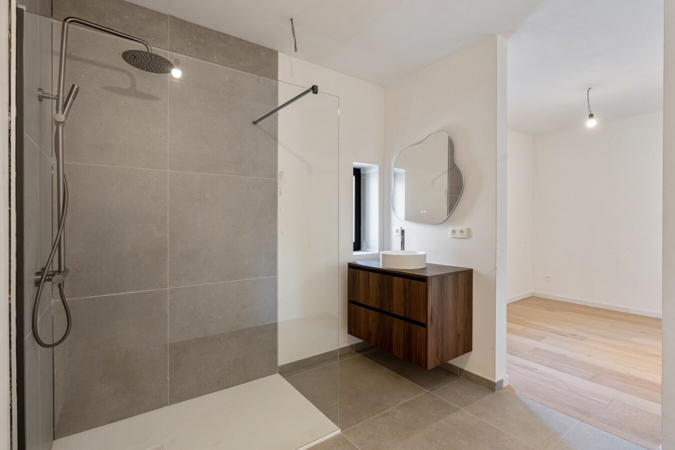 Exclusieve woning in volledig heropgebouwde hoeve op een perceel van 4a33ca! 