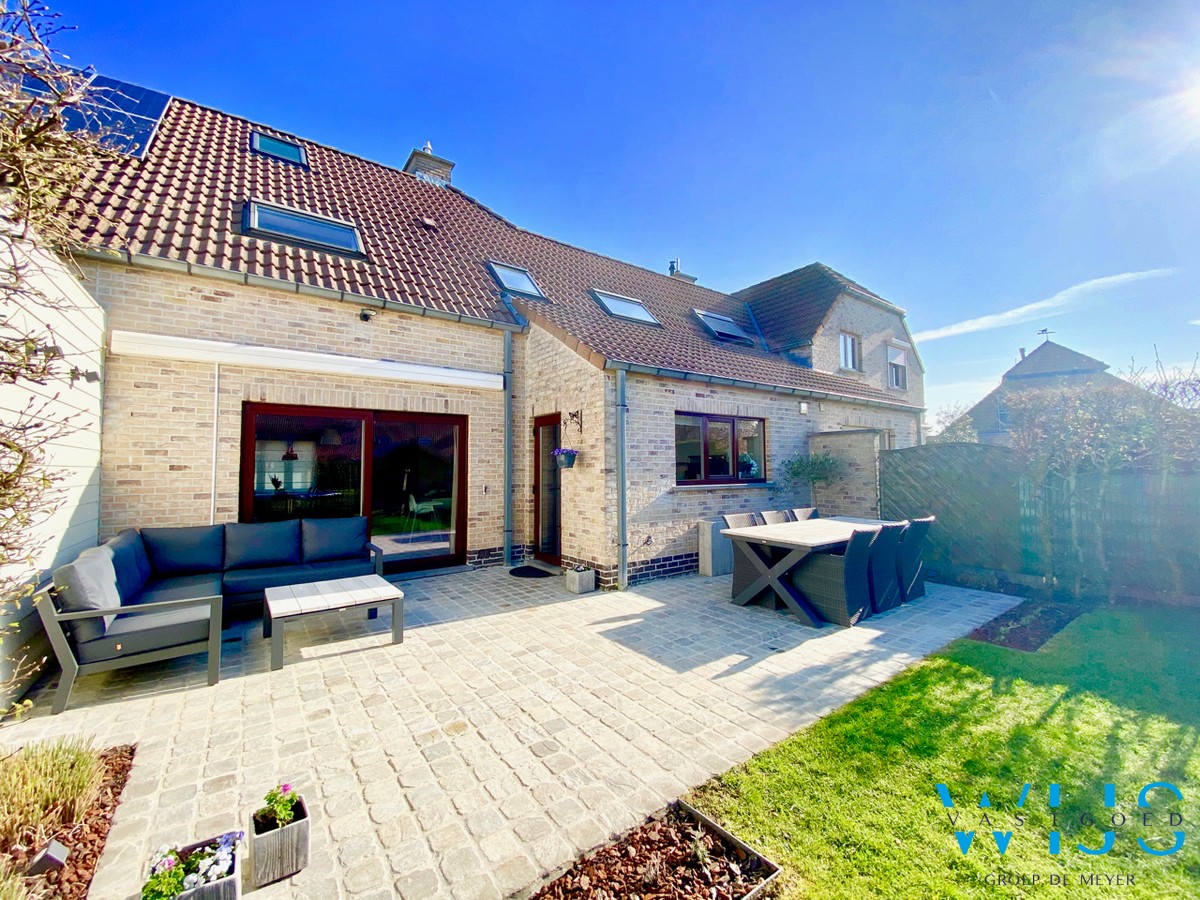 Prachtig instapklaar woonhuis in rustige woonwijk te EEKLO! 